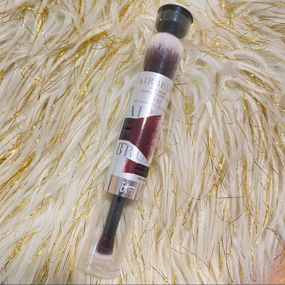 It Cosmetics Airbrush Dual-Ended Brush #132